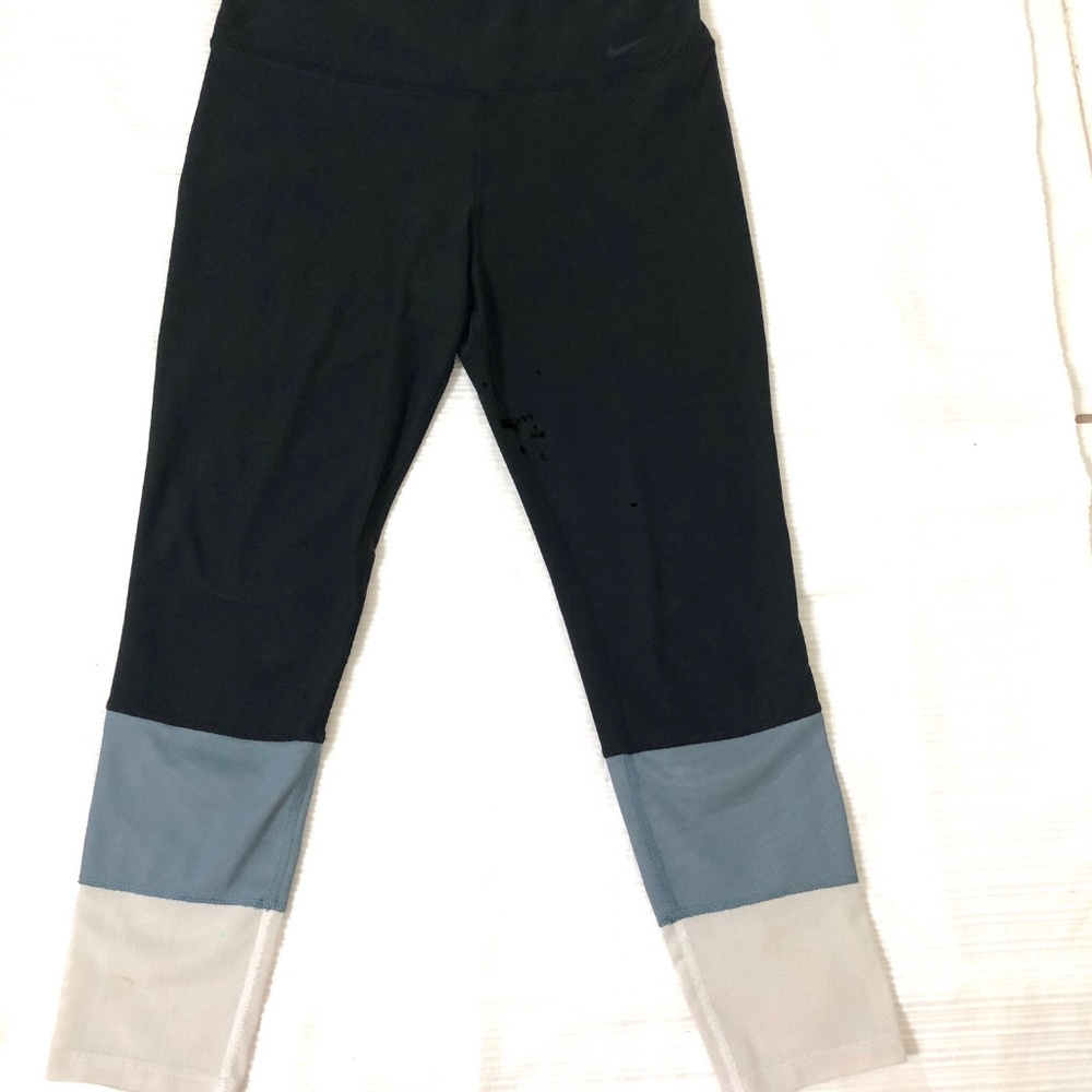 NIKE workout leggings w/mesh